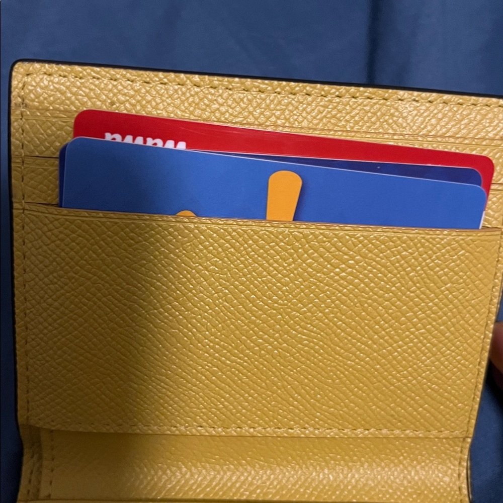 Coach Wyn Wallet - Picture 8 of 8